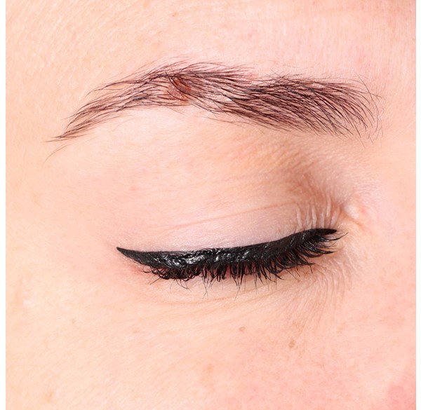 Gedwongen Editie Lijken Liquid Eye Liner Pen | Vloeibare eyeliner | Blèzi Cosmetics